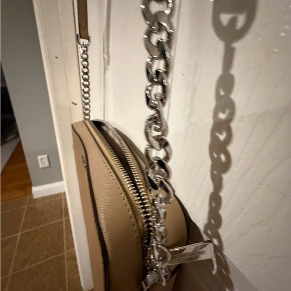 Michael Kors Jet Set Travel Large East/West Saffiano Leather-Camel - Picture 3 of 4